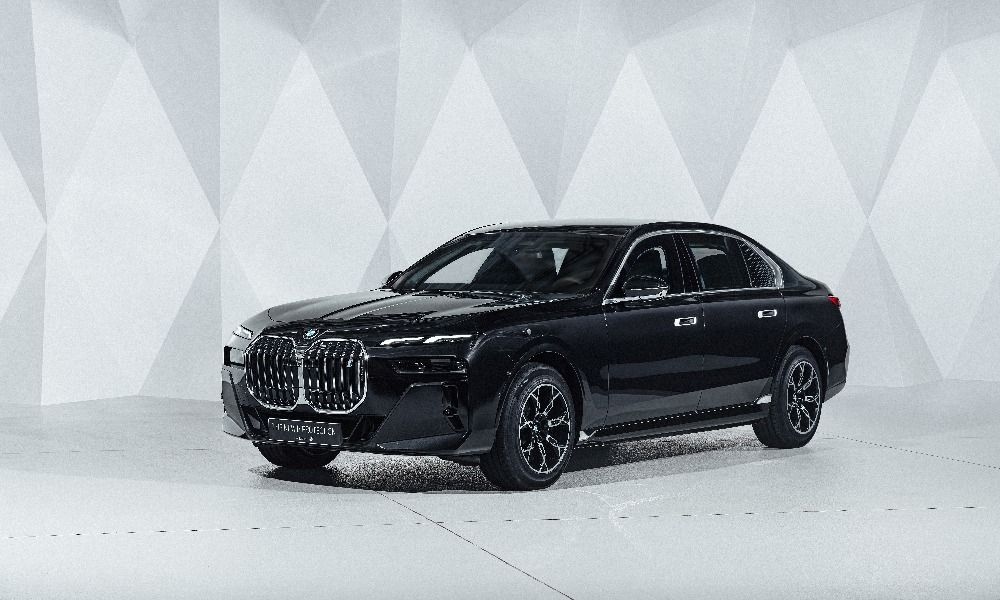 BMW Unveils BMW i7 and 7 Series Protection Models