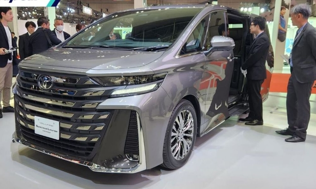 Toyota Unveils 'Vellfire Spacious Lounge' Concept