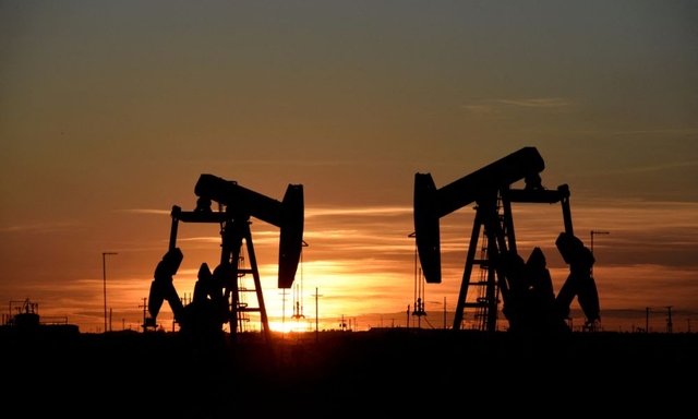 Oil Little Changed As Market Discounts Big U.S. Crude Storage Build