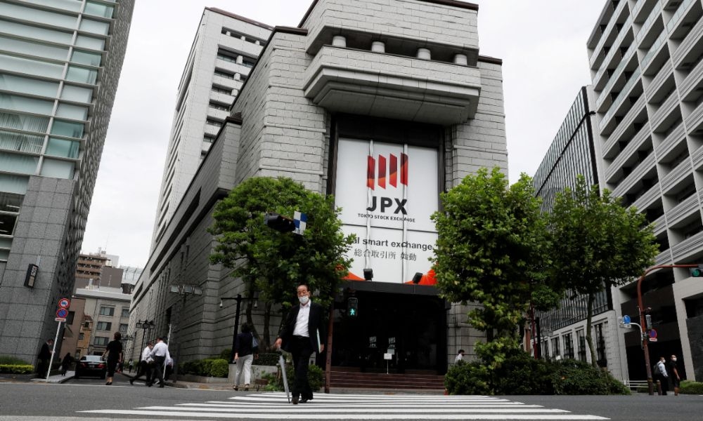 Stocks Rise And Dollar Falls While Oil Rallies