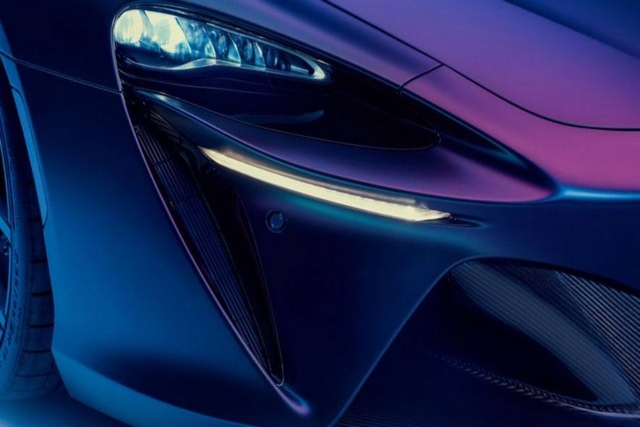 McLaren To Introduce V8 Hybrid Powertrain For Future Supercars