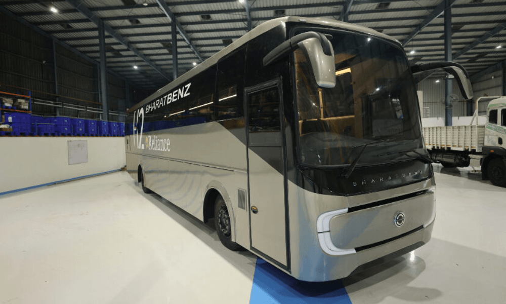 BharatBenz And Reliance Industries Unveil India's First Intercity Luxury Hydrogen Fuel Cell Bus