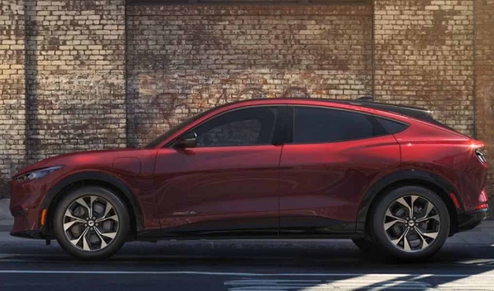 Ford Patents Brake Light Detection System to Elevate Autonomous Vehicle Safety