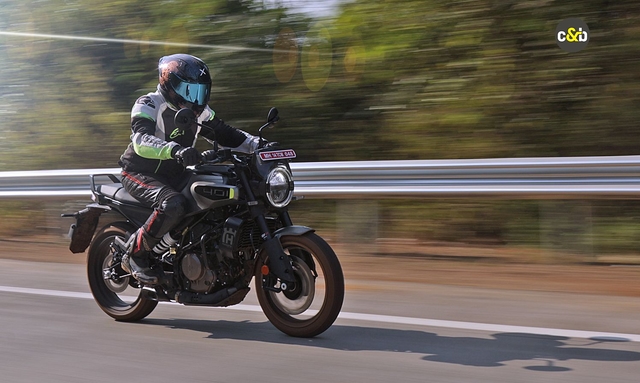 Husqvarna Svartpilen 401 Review: In Pictures