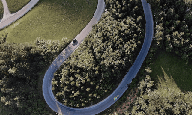 Volvo Cars Now Provide Real-Time 'Accident Ahead' Alerts In Europe