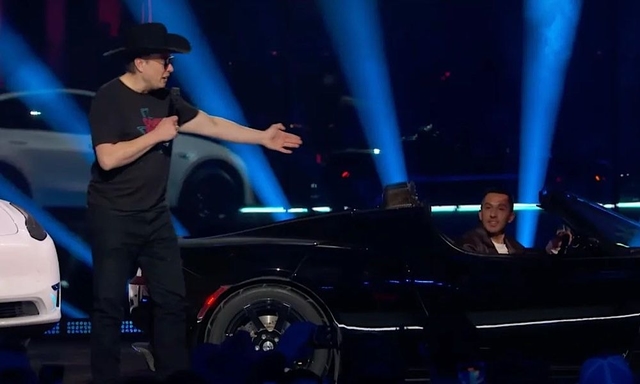 Elon Musk’s Chief Of Staff Could Be Fired By Tesla For Suspicious Order Of Special Glass