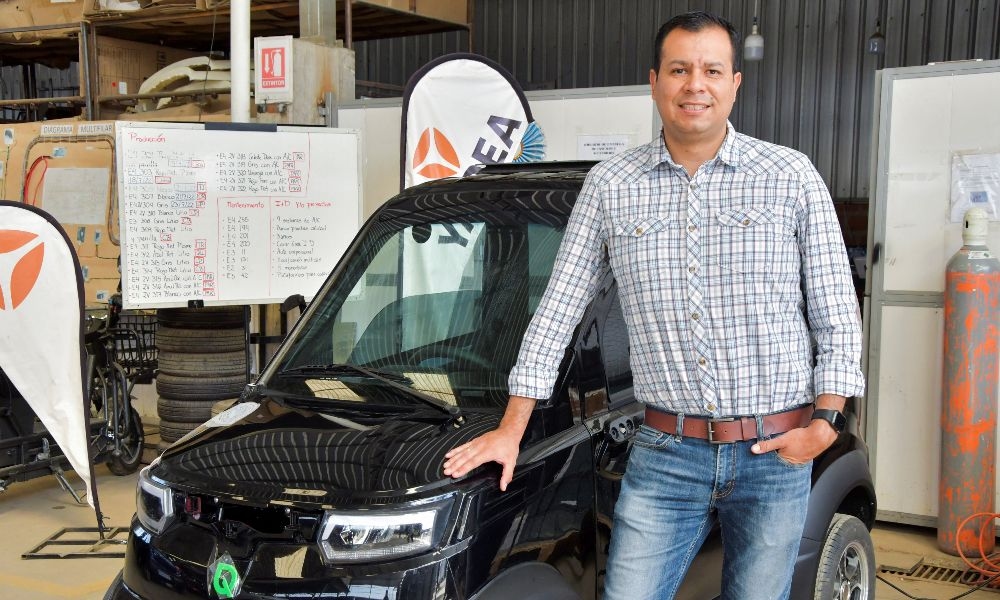 Tiny Bolivian Automaker Bets It Can Tap World's Largest Lithium Deposits