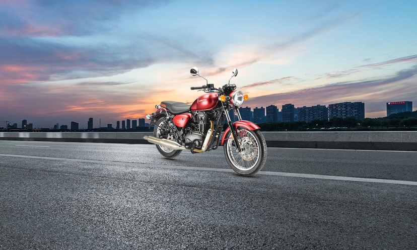 QJ Motor SRC 500 Review: A Potent Modern-Classic Cruiser